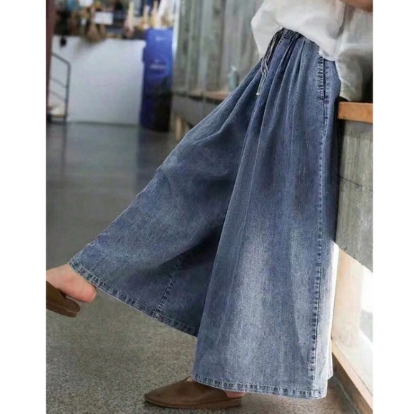 Baggy Light Wash Stretchy Waist Wide leg Denim Jeans - Picture 5 of 6